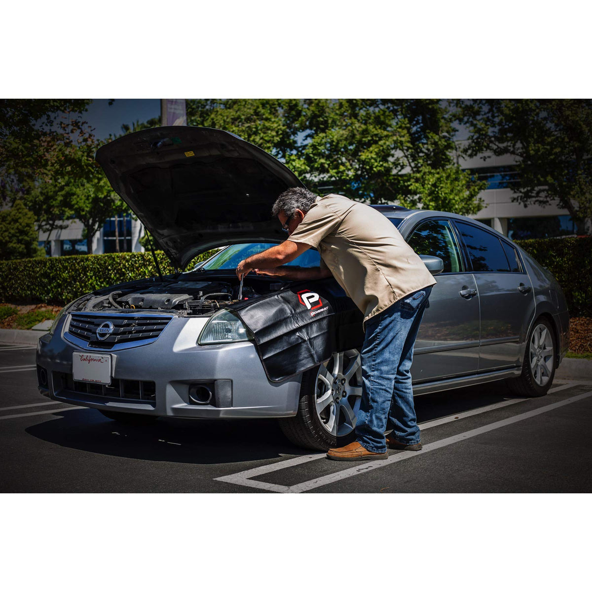Powerbuilt 24"x 34" Black Plush Vinyl Fender Cover Protector Pad Mat, Mechanic and Car Repair Under Hood Protection - 640083